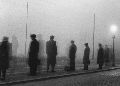 Egy szebb holnapra várva, Prága, 1949